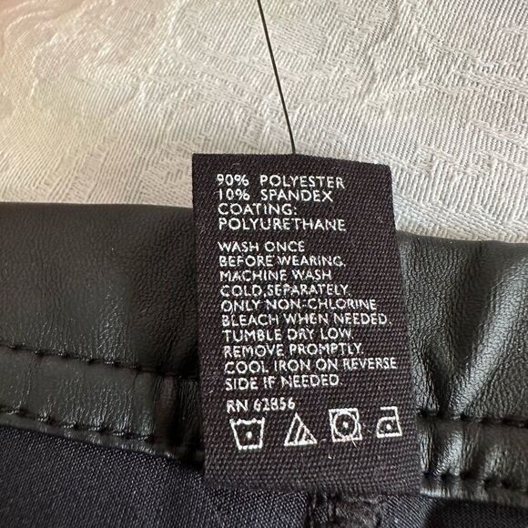 Leggings Hue Leatherette Mid Rise Womens Size XL Pants Black Stretch - Picture 9 of 12